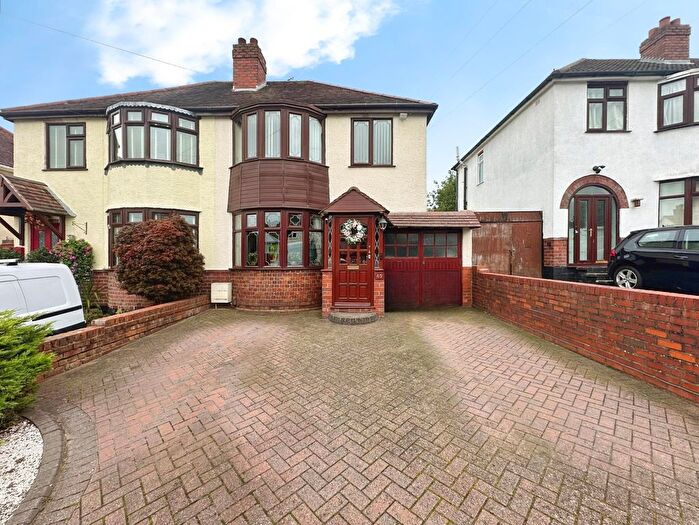 4 Bedroom Semi-Detached House For Sale In Mount Road, Wolverhampton, WV4