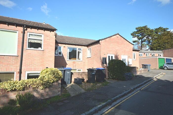 2 Bedroom Maisonette For Sale In Methuen Drive, Salisbury, SP1