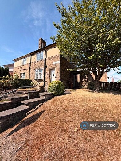 3 Bedroom Semi-Detached House To Rent In Louis Avenue, Bradford, BD5