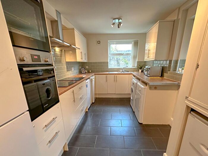 6 Bedroom House To Rent In Jubilee Drive, L7