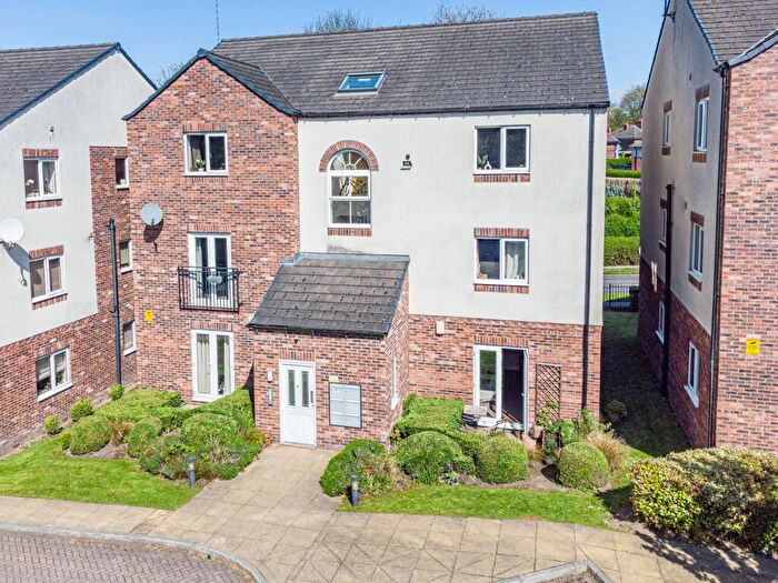 2 Bedroom Apartment To Rent In Potternewton Mount, Leeds, LS7