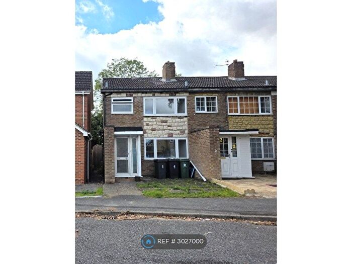 3 Bedroom End Of Terrace House To Rent In Snagge Court, Bedford, MK43