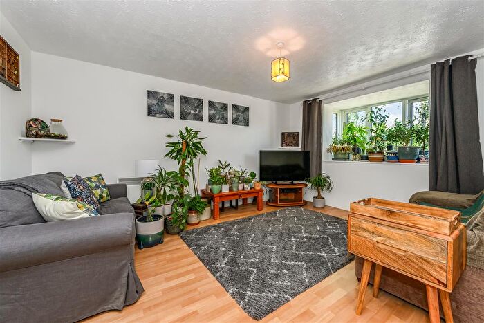 2 Bedroom Flat For Sale In Seymour Road, Leyton, E10
