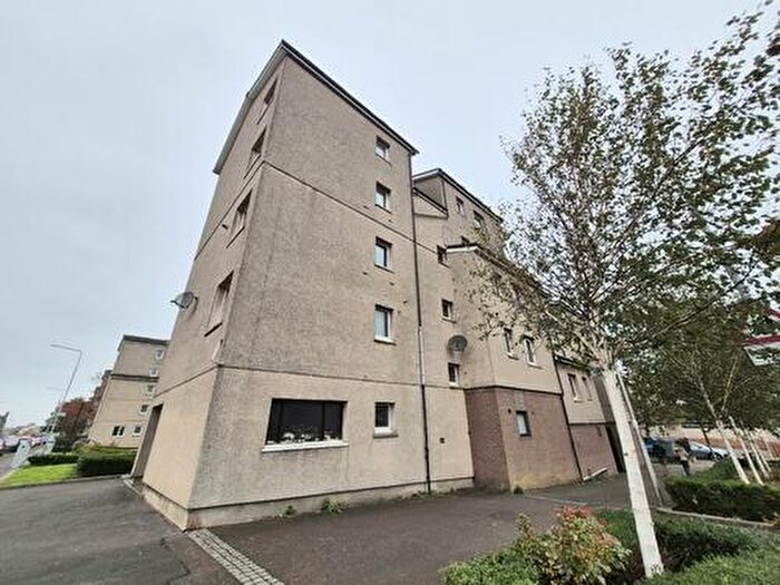 2 Bedroom Maisonette To Rent In East Main Street, Whitburn, EH47