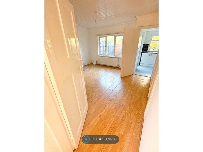 3 Bedroom End Of Terrace House To Rent In Staple Hall Road, Birmingham, B31