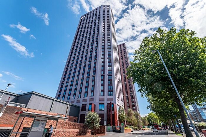 Apartment To Rent In The Eades, Selborne Road London, E17