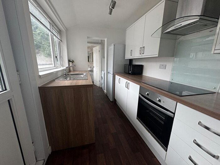 3 Bedroom Terraced House To Rent In Spacious Bed House // Aug, LN5