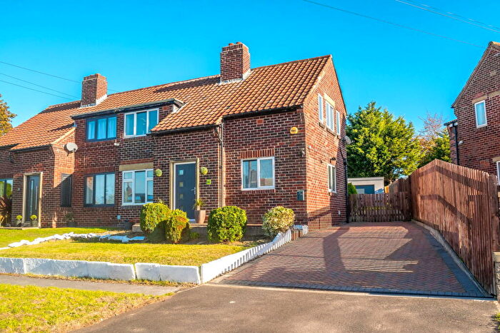 3 Bedroom Semi-Detached House For Sale In Ings Way East, Lepton, Huddersfield, HD8