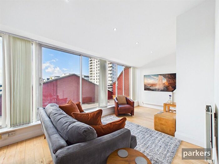 2 Bedroom Apartment To Rent In Cheapside, Reading, Berkshire, RG1
