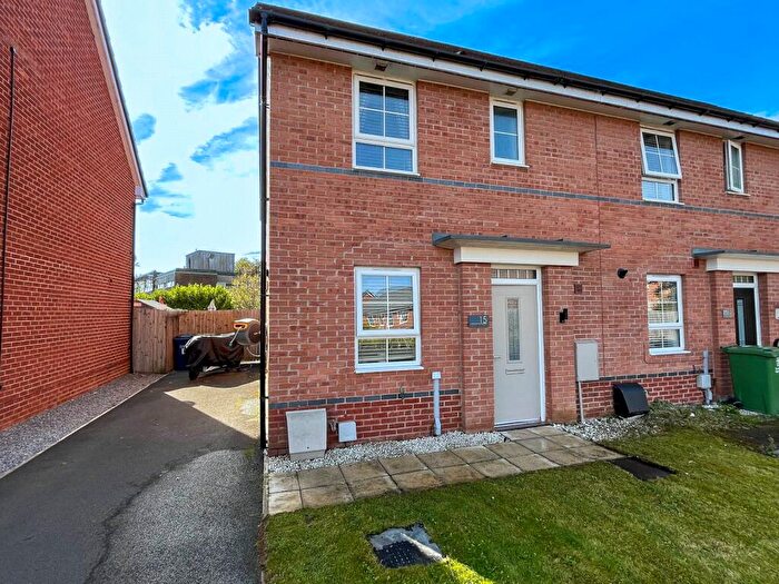 3 Bedroom End Of Terrace House For Sale In Danbury Close, Teal Farm, Washington, Tyne And Wear, NE38