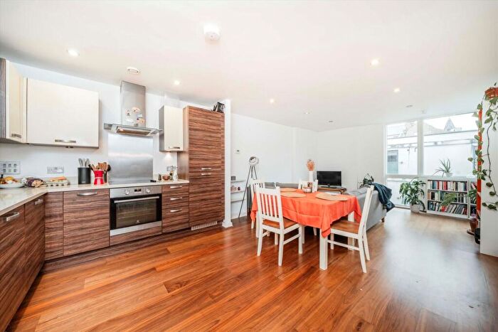2 Bedroom Flat For Sale In Boyson Road, Walworth, SE17