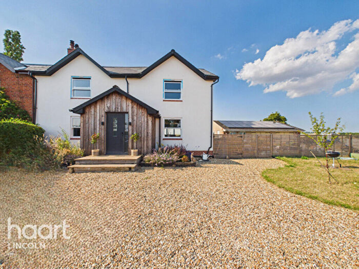 4 Bedroom Semi-Detached House For Sale In Kexby Road, Glentworth, DN21