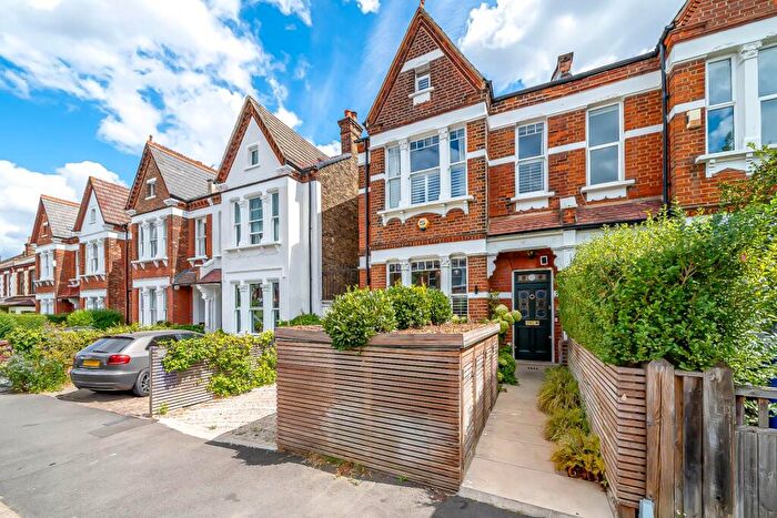 5 Bedroom End Of Terrace House For Sale In Beauval Road Dulwich, SE22