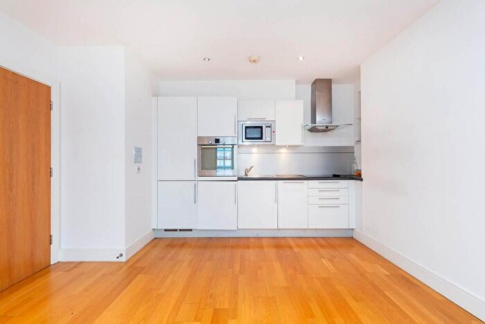 1 Bedroom Apartment For Sale In Kingsland Passage, London, E8