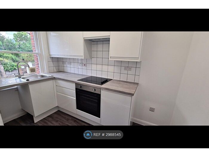 2 Bedroom Flat To Rent In Windmill Street, Gravesend, DA12