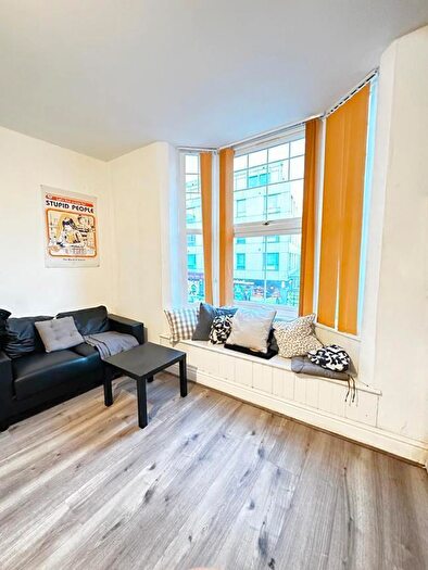 5 Bedroom Flat To Rent In Flat Above, Bristol Road, Selly Oak, Birmingham, B29