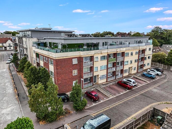 2 Bedroom Flat To Rent In St Ediths Court, Billericay, CM12
