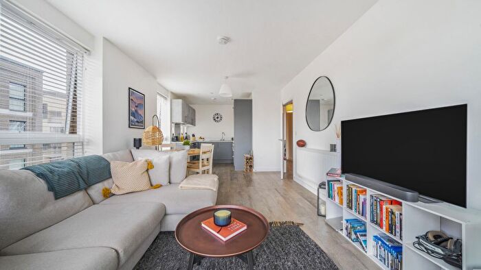 1 Bedroom Flat For Sale In Carraway Street, Reading, RG1