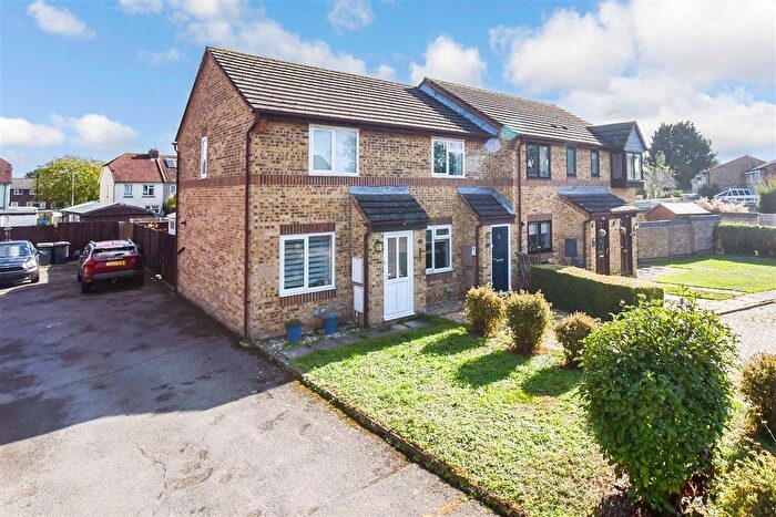 2 Bedroom End Of Terrace House For Sale In Woodlea, Leybourne, West Malling, Kent, ME19