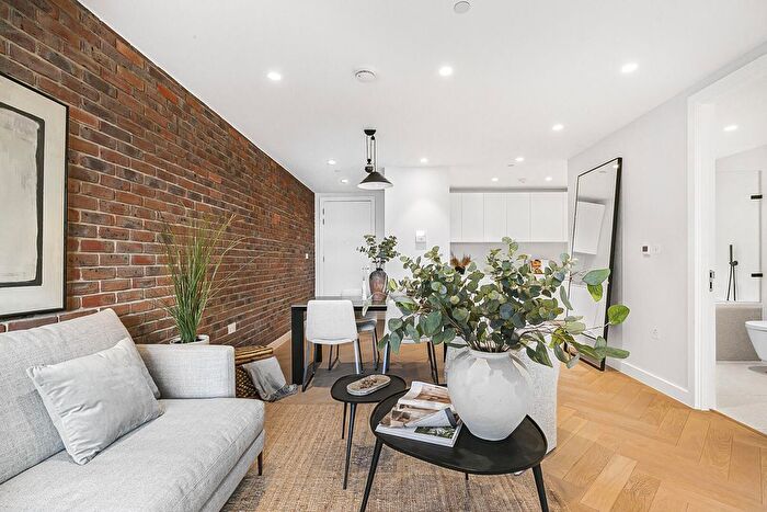 1 Bedroom Flat To Rent In Mapple Path. London, E5