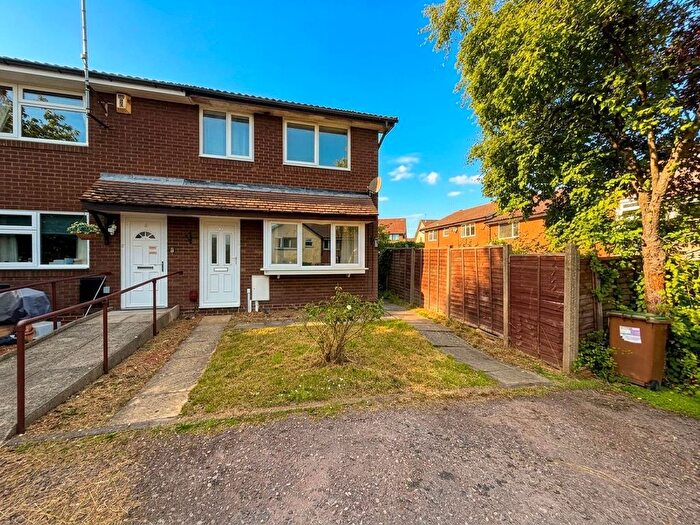 3 Bedroom Property For Sale In Oriel Road, Daventry, NN11