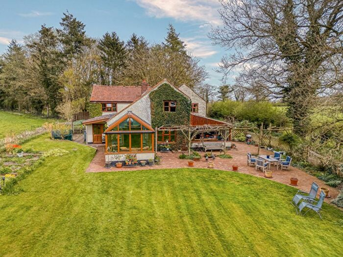 4 Bedroom Detached House For Sale In Parish Road, Stratton Strawless, NR10