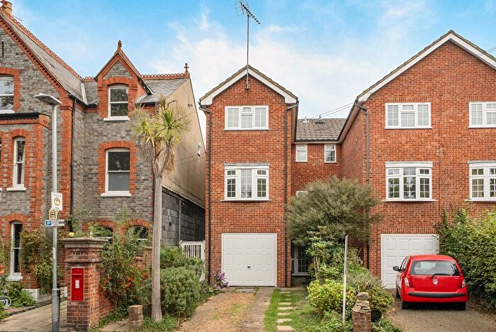 4 Bedroom End Of Terrace House For Sale In Denmark Road, Reading, Berkshire, RG1