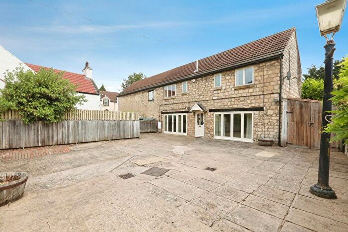 2 Bedroom Semi-Detached House For Sale In Common Lane, Warmsworth, Doncaster, DN4