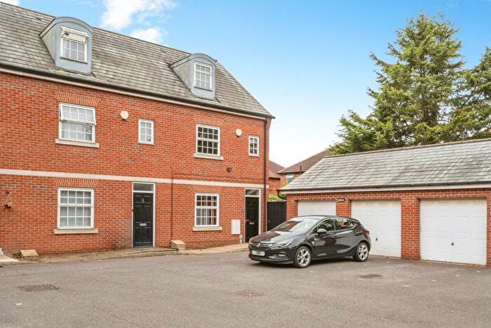 4 Bedroom Property For Sale In Hamilton Mews, Belle Vue, Doncaster, DN4