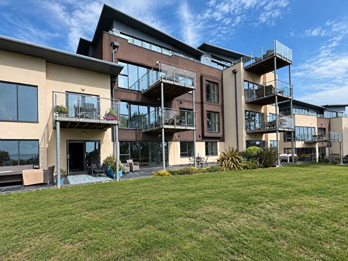 2 Bedroom Flat For Sale In Maer Road, Exmouth, EX8
