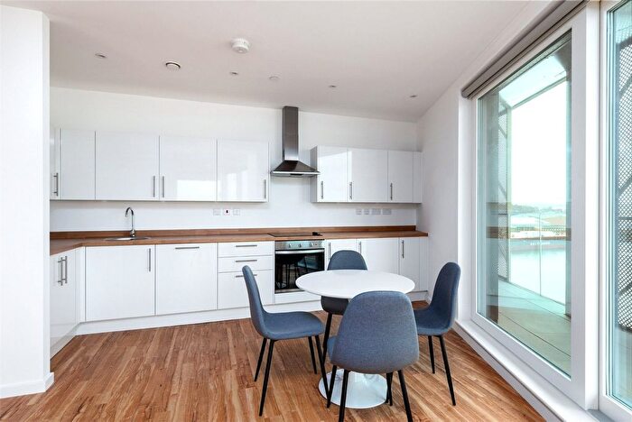 2 Bedroom Flat To Rent In North House, Gillingham, ME4