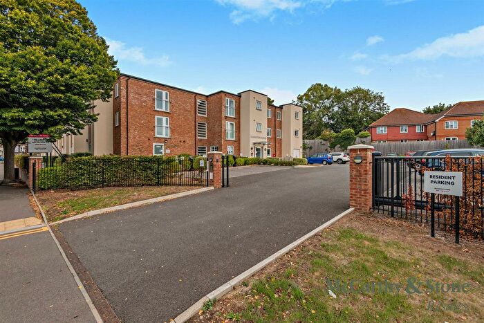 1 Bedroom Flat For Sale In Elkington House, Charlton Green, Dover, Kent, CT16