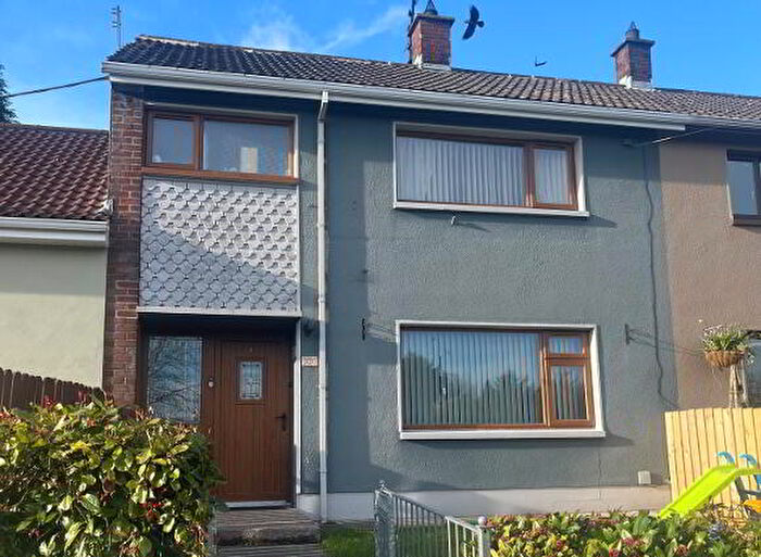 3 Bedroom Mid Terraced House To Rent In Queens Park, Lisbellaw, BT94