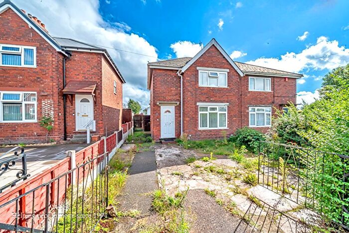 2 Bedroom Semi-Detached House For Sale In Oak Crescent, Walsall, WS3