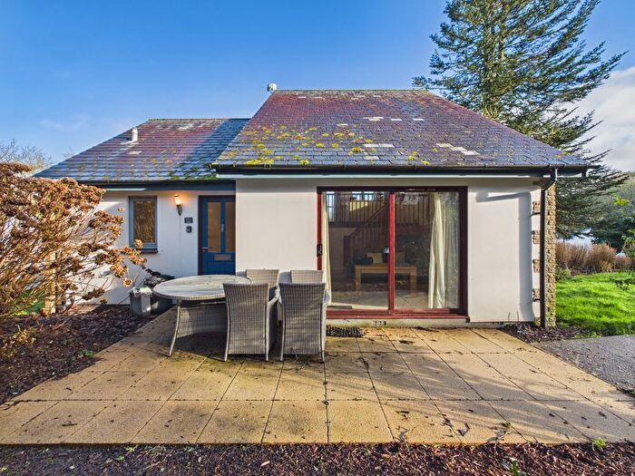 2 Bedroom Property For Sale In Carnon Downs, Truro - Holiday Cottage, TR3