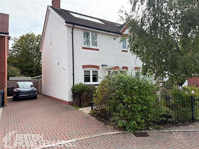 3 Bedroom Semi-Detached House For Sale In Batchelor Way, Downton, Salisbury, Wiltshire, SP5