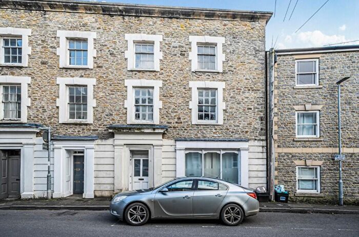 1 Bedroom Apartment For Sale In Market Place, Wincanton, Somerset, BA9