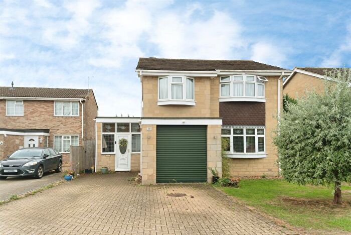 4 Bedroom Detached House For Sale In Lytchett Way, Swindon, SN3
