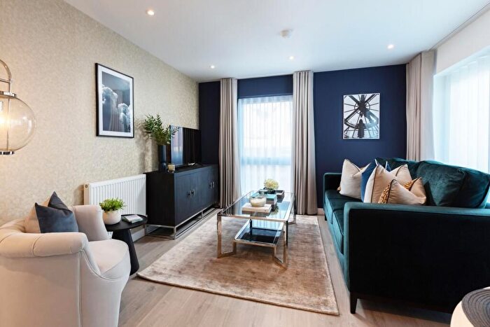 2 Bedroom Flat For Sale In Plot Grange View, Headingley, LS6