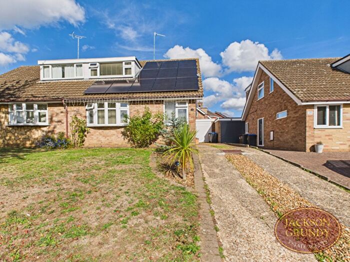 3 Bedroom Semi-Detached House For Sale In Poachers Way, Kingsthorpe, NN2