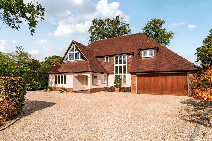 6 Bedroom Detached House For Sale In Woodland Avenue, Cranleigh, GU6