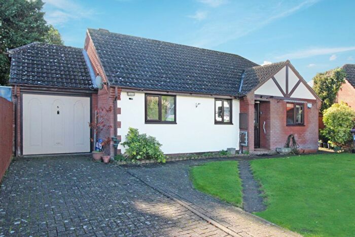3 Bedroom Terraced House For Sale In Archers Way, Burford, WR15