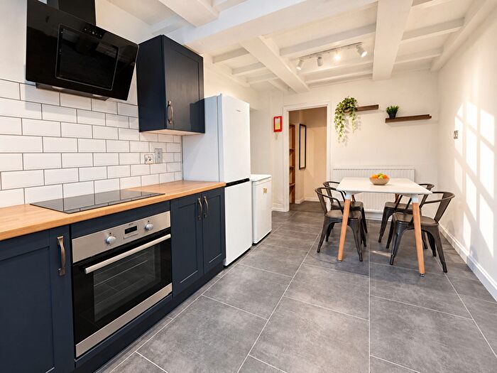 6 Bedroom Detached House To Rent In Elmes Road, Bournemouth, BH9