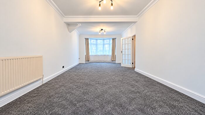 3 Bedroom Terraced House To Rent In Havering Gardens, London, RM6