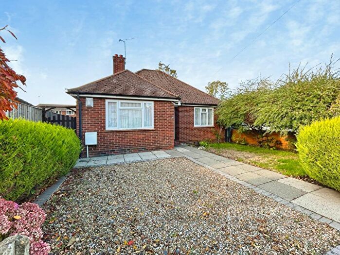 2 Bedroom Bungalow For Sale In Connaught Road, Fleet, Hampshire, GU51