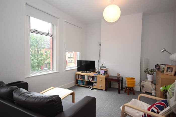 2 Bedroom Flat To Rent In Seymour Road, Leyton, Waltham Forest, E10