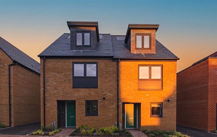 3 Bedroom Semi-Detached House To Rent In Rosefield Lane, Harlow, CM17