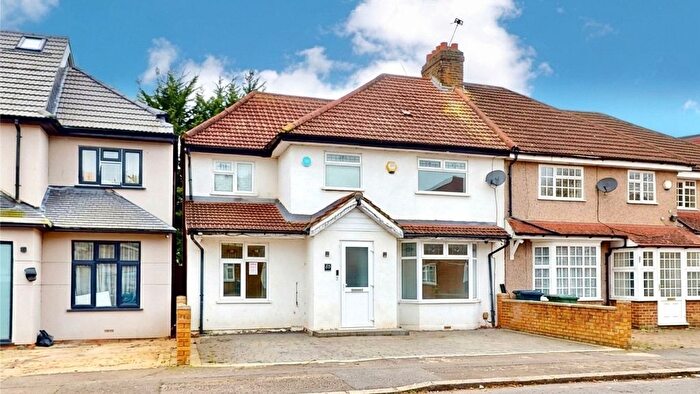6 Bedroom Semi-Detached House For Sale In Betham Road, Greenford, UB6