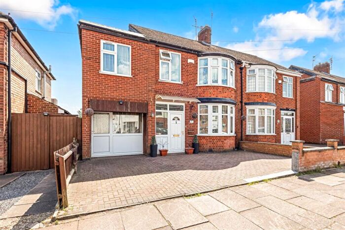 5 Bedroom Semi-Detached House For Sale In Northdene Road, Leicester, LE2