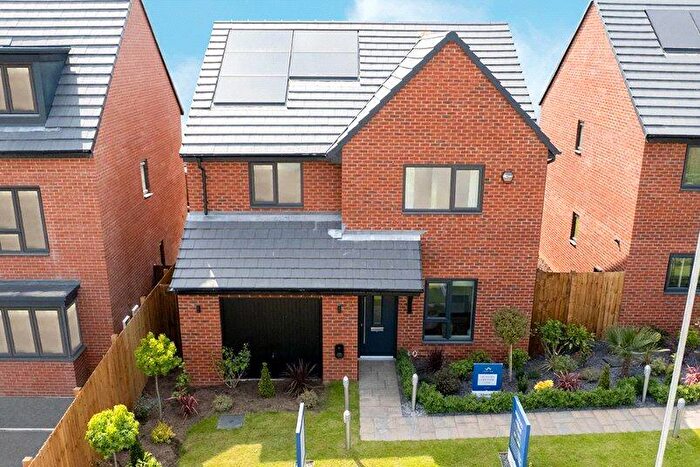 4 Bedroom Detached House For Sale In Haslingden Road, Blackburn, Lancashire, BB2